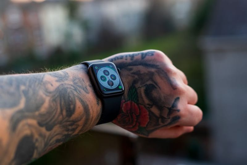 Smart Ring vs Apple Watch Detailed Comparison UK 2026